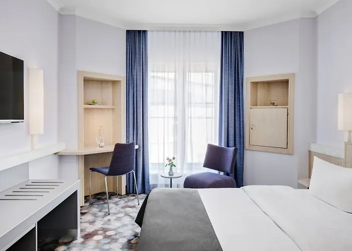 Intercityhotel Altona Hotel 3*